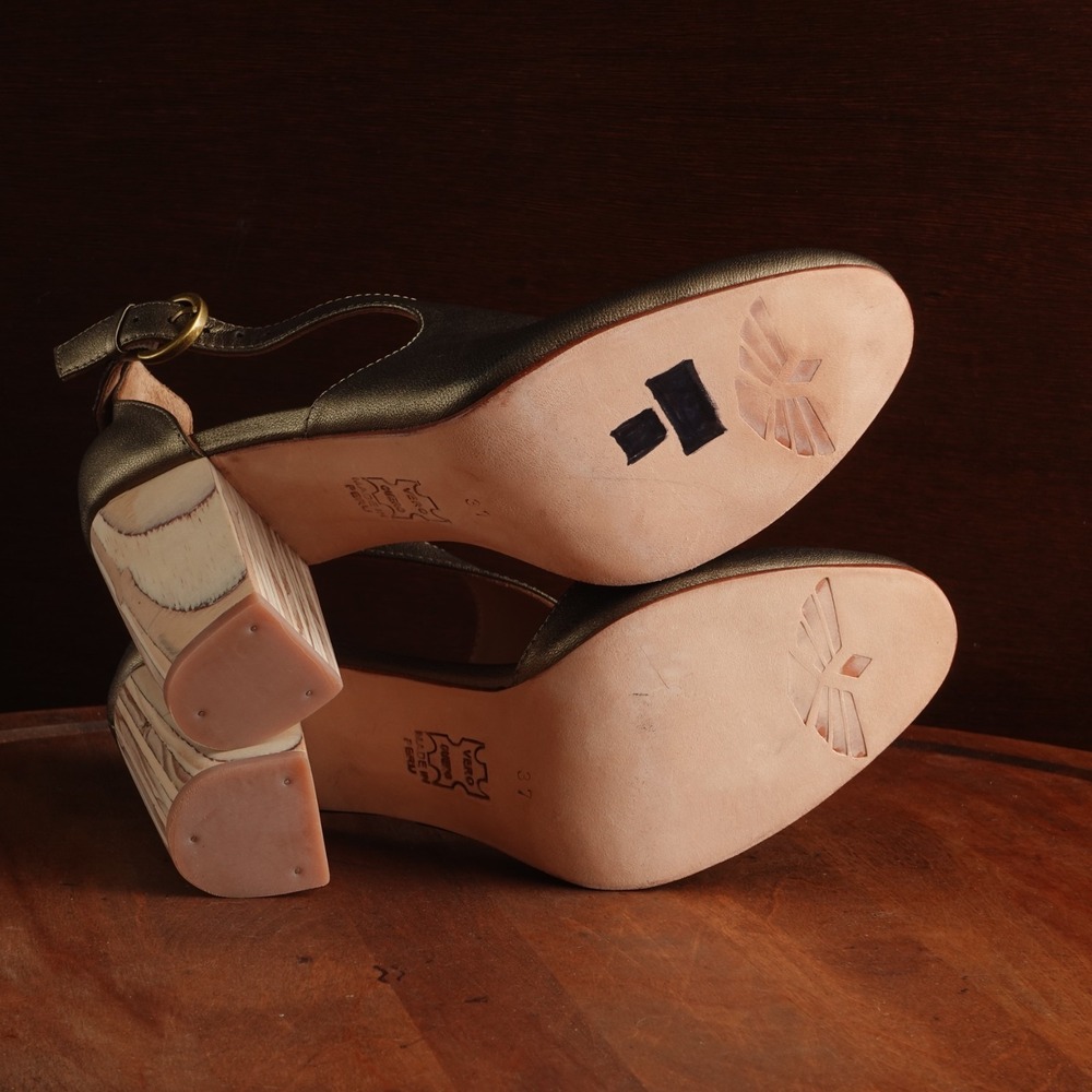 Fortress Of Inca Heels WMS SZ EU 37 US 6.5 Gold Luna Nay Asymmetric Modern Shoes - Picture 10 of 13